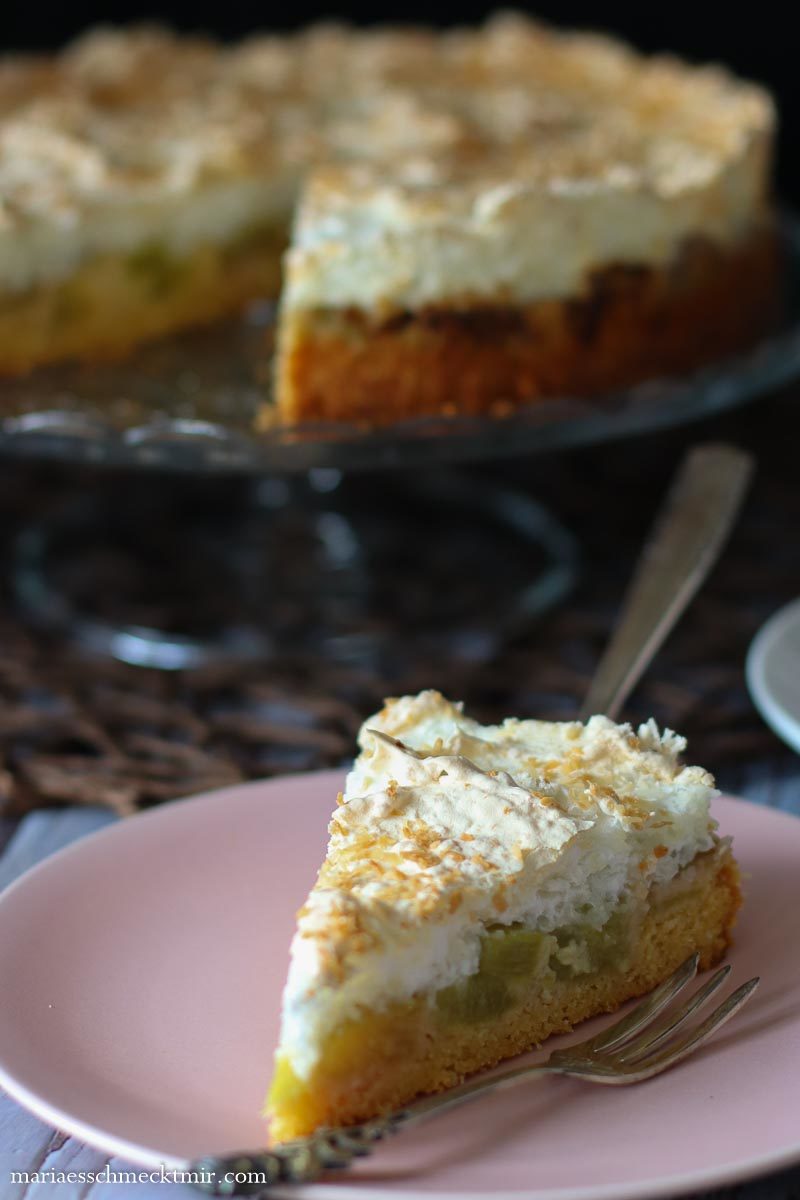 Rhabarberkuchen mit Kokosbaiser