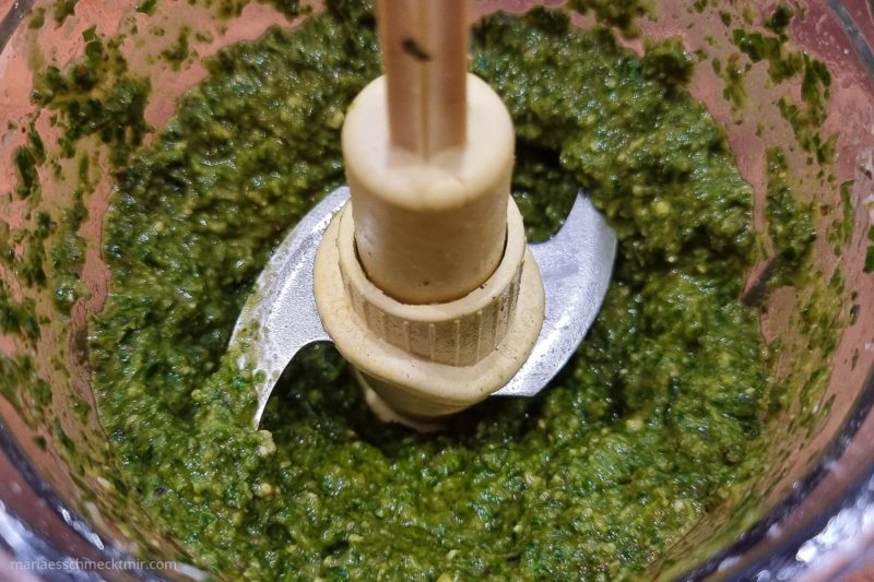 Basilikum-Petersilien-Pesto - Making-Of