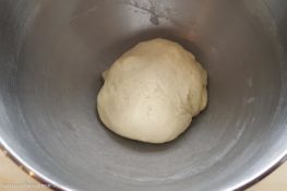 Hefeteig für Zwiebelkuchen