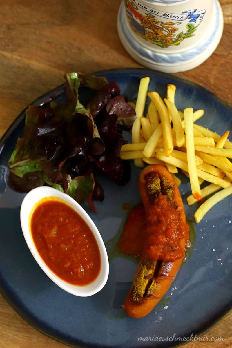 Currywurst mit selbstgemachter Soße