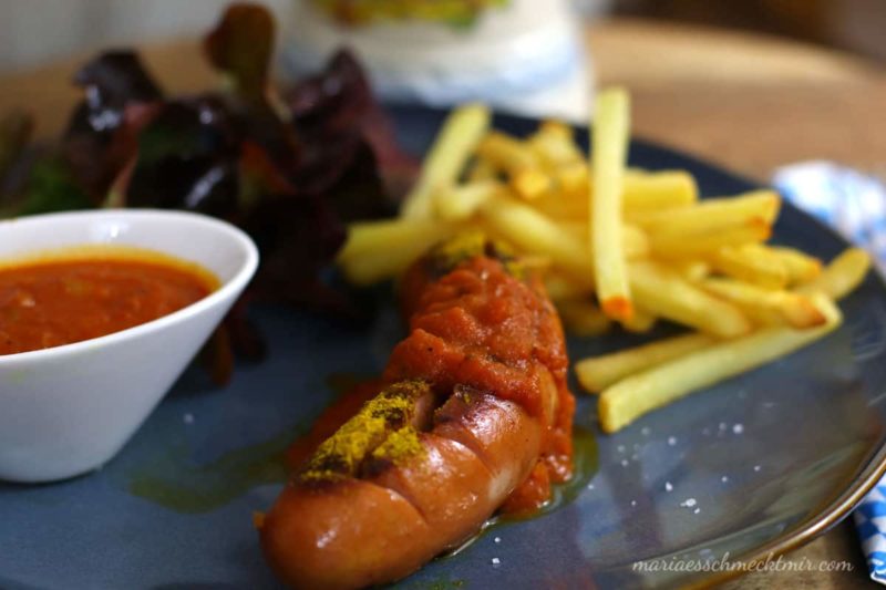 Currywurst mit selbstgemachter Soße