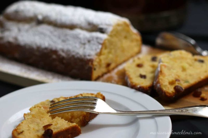 Saftiger Marzipan-Quarkstollen