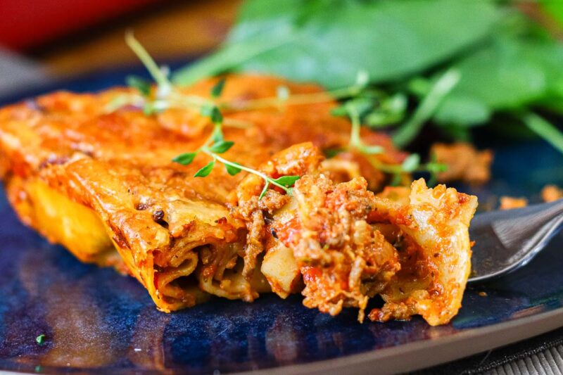 Schnelle Lasagne auf dem Teller