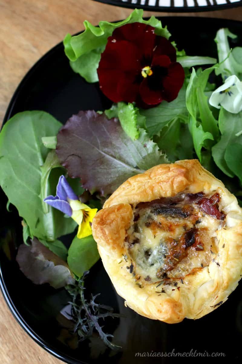 Mini Quiches mit Speck und Apfel