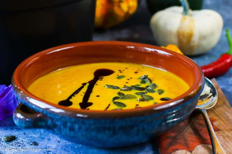 Kürbissuppe mit Curry - ganz einfach!