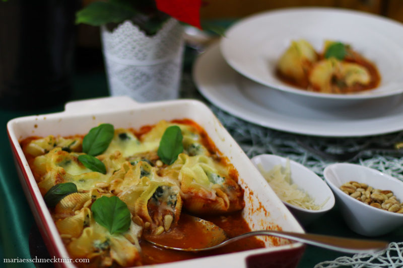 Lumaconi mit Ricotta-Spinat-Füllung