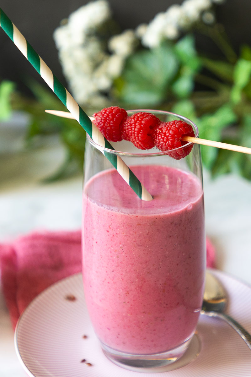 himbeer smoothie im glas