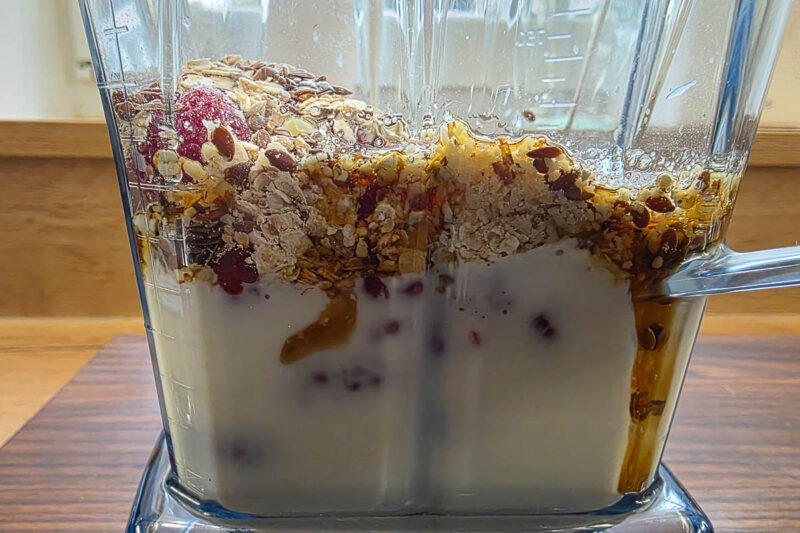 Himbeersmoothie Zubereitung im Mixer