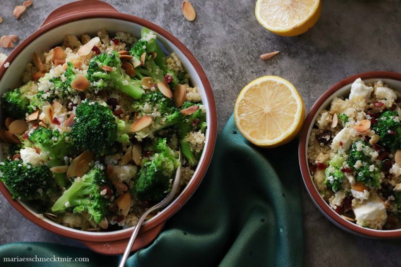 Quinoa Salat mit Feta und Brokkoli