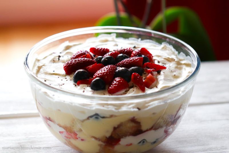 Erdbeer Trifle mit Vanillepudding