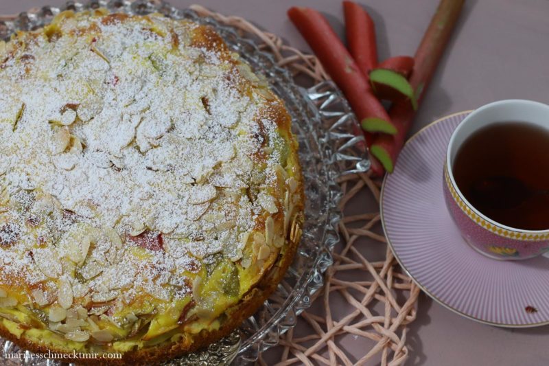 Rhabarberkuchen mit Schmand