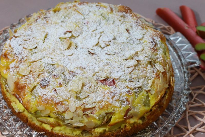 Rhabarberkuchen mit Schmand