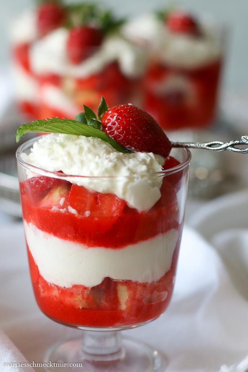 Erdbeer Kokos Tiramisu