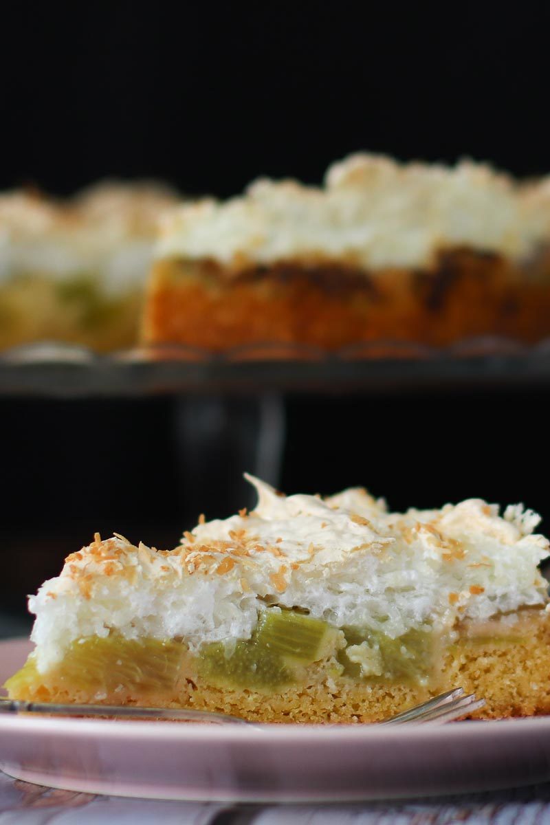 Rhabarberkuchen mit Kokosbaiser