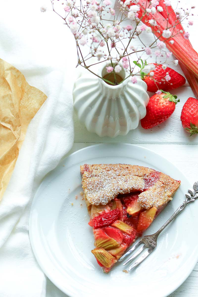erdbeer rhabarber galette