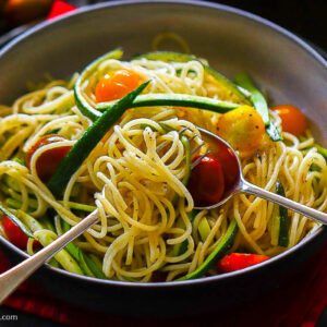 Knoblauch Spaghetti mit Zucchini