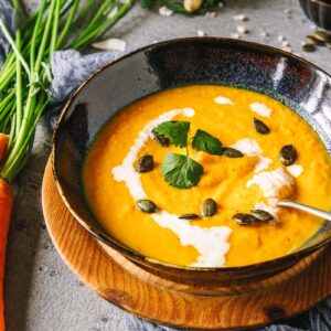 Karottensuppe mit Ingwer und Kokosmilch