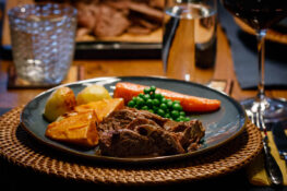 Lammbraten langsam im Backofen gebraten