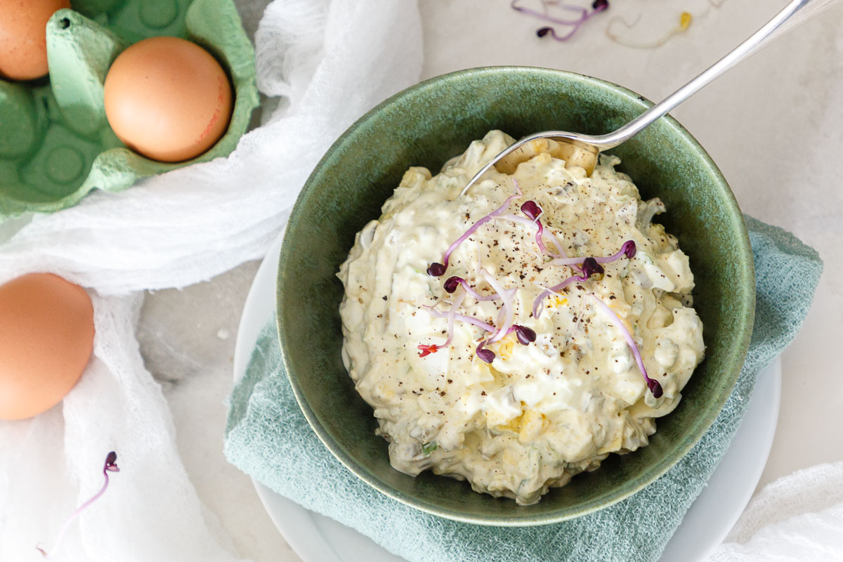 Eiersalat mit Schmand - einfach &amp; lecker