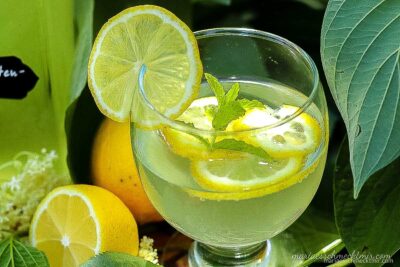 Holunderblütensirup