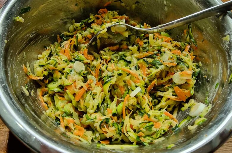 Knusprige Zucchinipuffer mit Kartoffeln