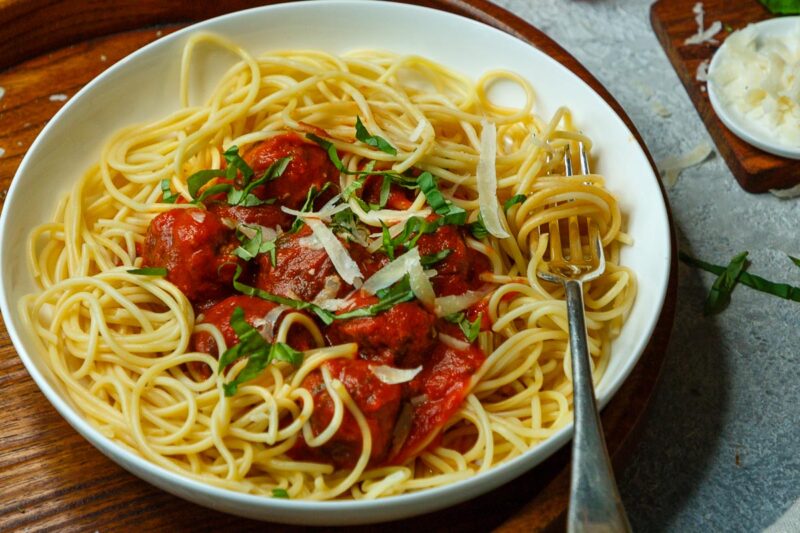 Hackbällchen in Tomatensoße