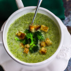 Cremige Brokkoli-Suppe