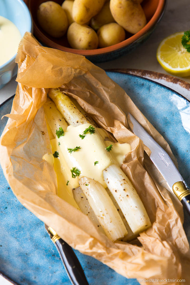 Spargel im Backpapier