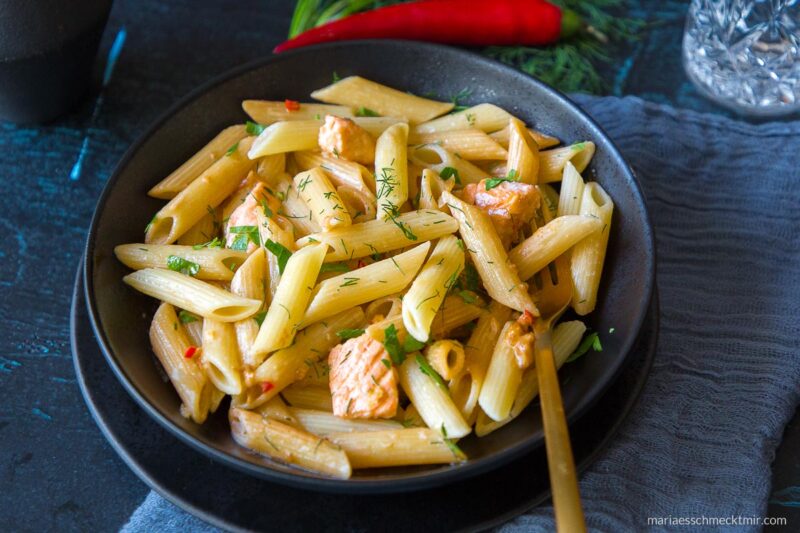 nudeln mit lachs sahne soße