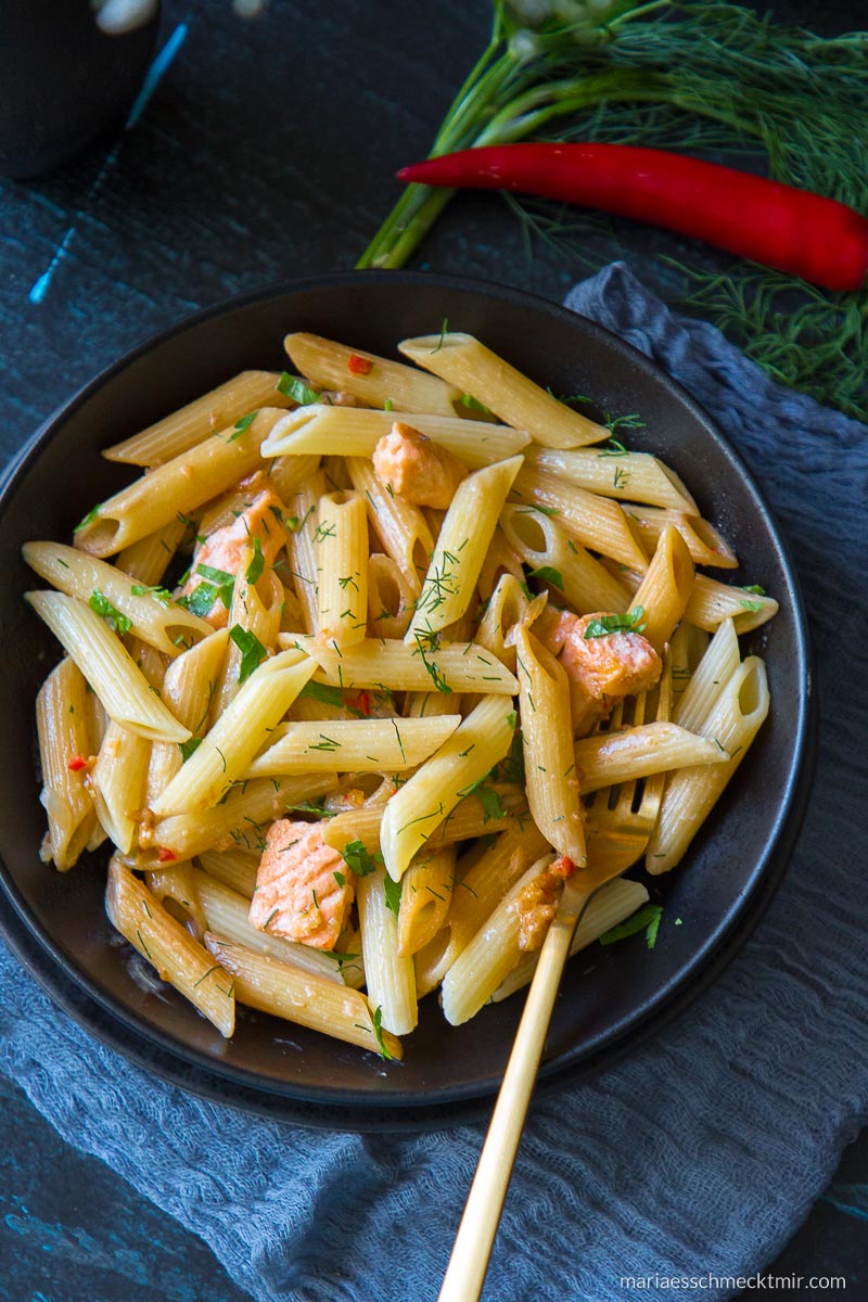 nudeln mit lachs sahne soße