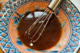 Sauce verrühren für die Mie Nudeln