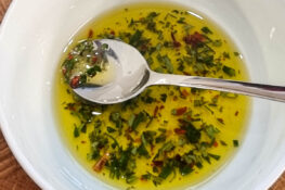 Marinade für den Ofenkürbis mit Rucola