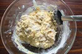 Der Teig für die Heidelbeer Muffins