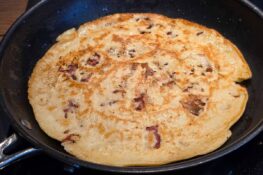 Speckpfannkuchen braten