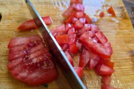 Tomaten hacken für Tabouleh