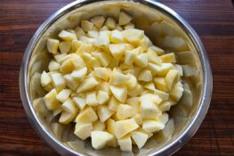 Apfelwürfel für die Bratapfelmarmelade