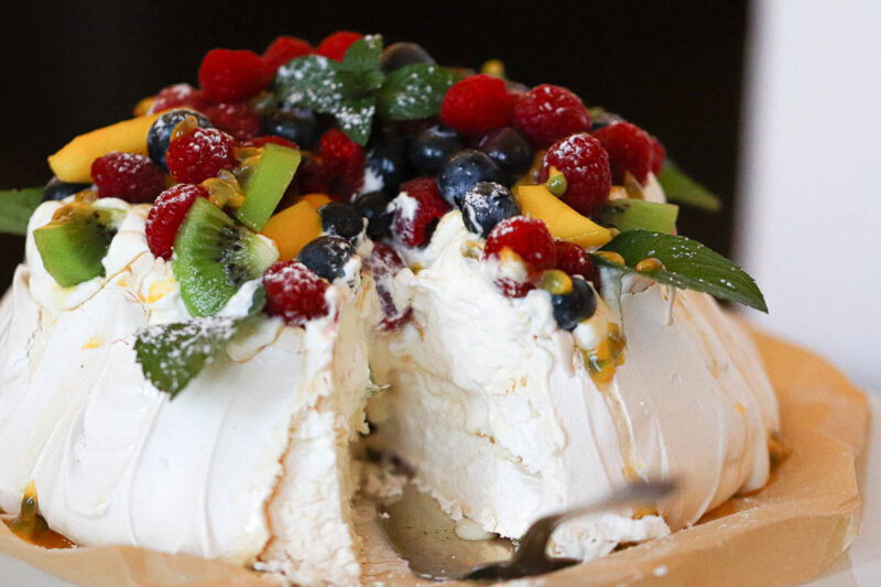 Pavlova angeschnitten